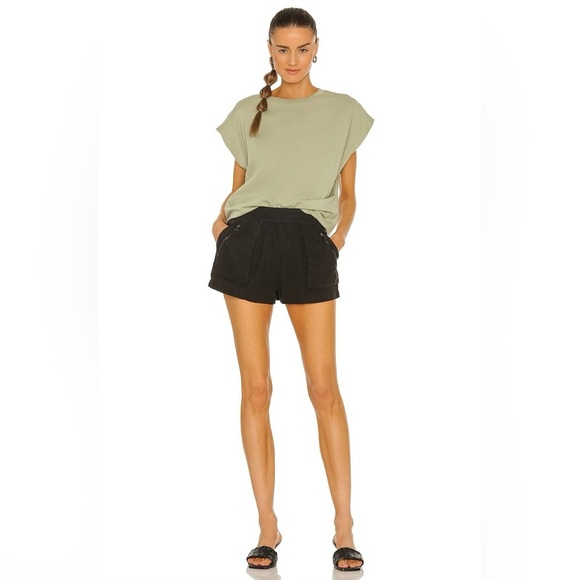 Alice + Olivia  Britney Patch Pocket Shorts in Black NWT - Picture 1 of 8